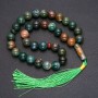 Mala din piatră naturală - jasper verde, 33 mărgele, bile netede, diametrul aproximativ de 12 mm; inserție din jasper verde