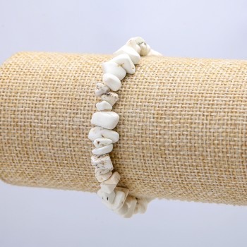 Brățară din howlit, cioburi de 7 mm, circumferința 18 cm