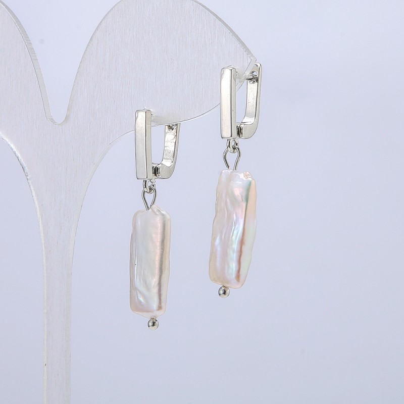 Cercei din perle baroce naturale, diametrul 17×10 mm, lungimea 37 mm, cu reflexie de benzină