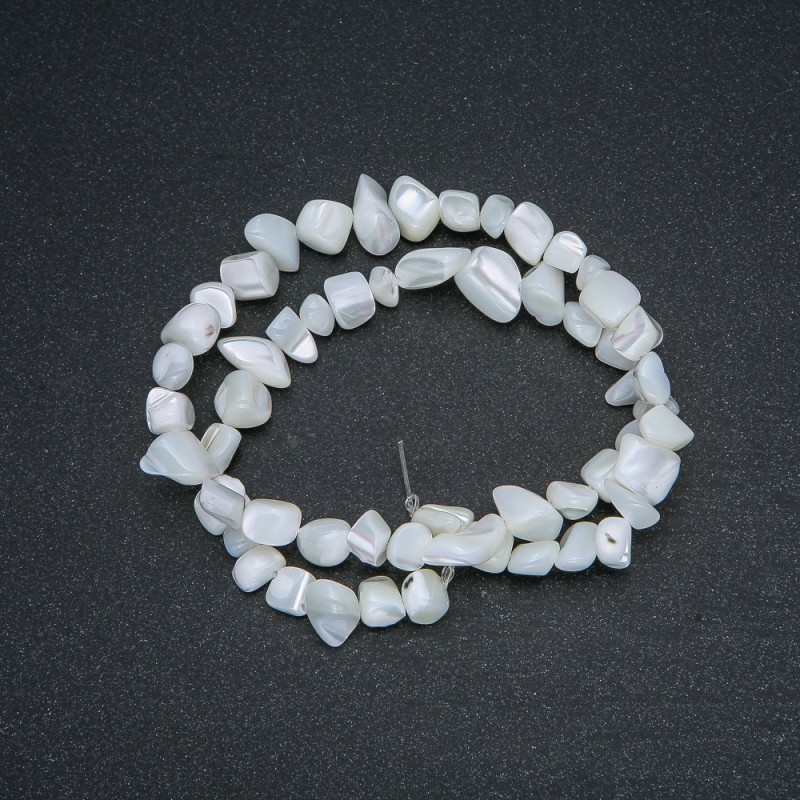 Mărgele pe șnur din sidef natural, mărunțite, diametrul 8×7 mm, lungime 39 cm+