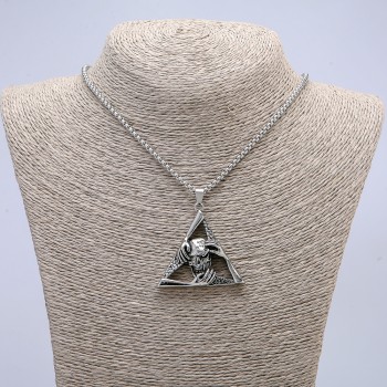Pandantiv "Cap de mort în triunghi" 50x45 mm pe lanț, lungime 70 cm, metal argintiu