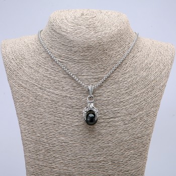 Pandantiv „Labă cu bilă” 45×15 mm, pe lanț, lungime 70 cm, metal argintiu