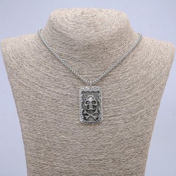 Pandantiv Craniul și Oasele 48×26 mm pe lanț, lungime 70 cm, metal argintiu