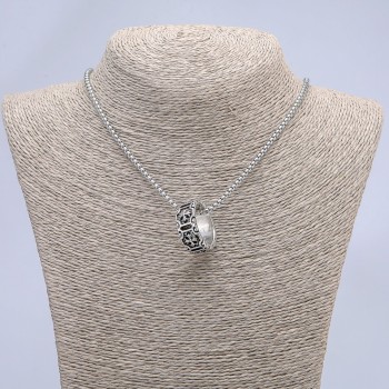 Pandant inelar pe lanț, 27x10 mm, lungime 70 cm, din metal argintiu