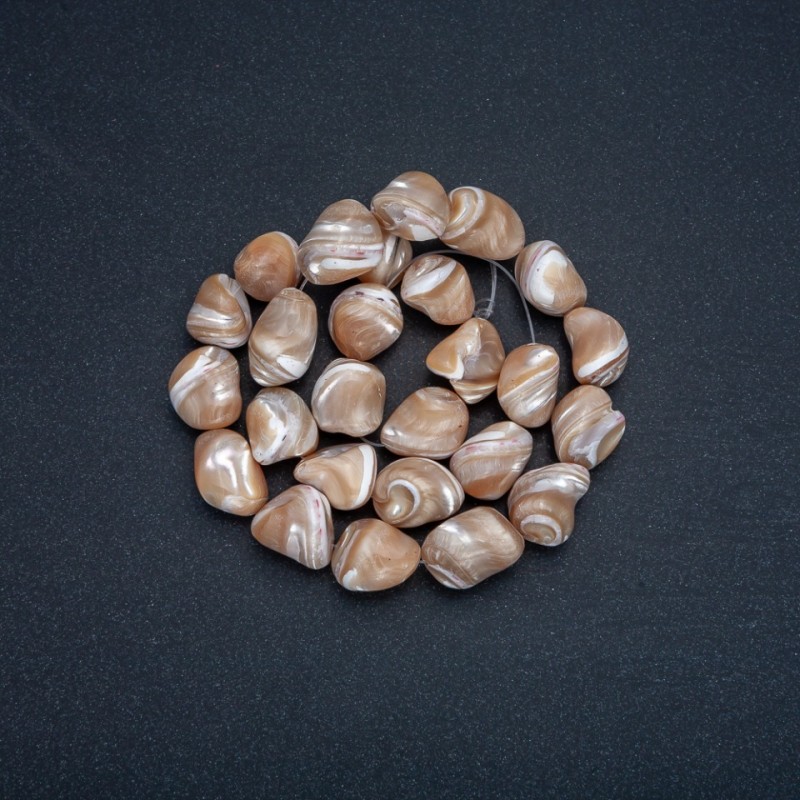 Mărgele pe șnur bej natural. Sidef ovoid, diametrul 19×12 mm, lungime 41 cm +