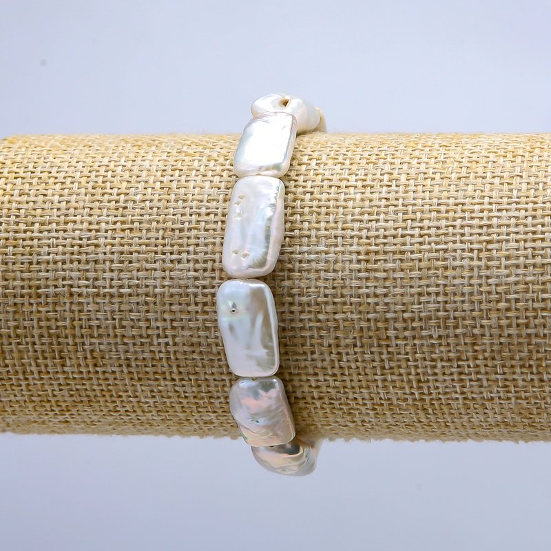 Brățară din perle baroce cu reflexe „benzină” pe elastic, diametrul 10–18 mm (±), lungime 18 cm