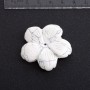 Furnitură «Floare» din piatră naturală de kaolin, diametrul de 41 mm