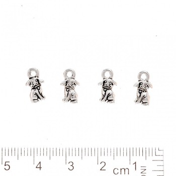 Pandantiv în formă de câine, 12x6 mm, ambalaj 20 g, ±37 buc.