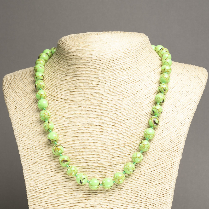 Colier din jasper imperial verde-salată (presat) - bile netede, diametrul 10 mm, lungime 45 cm