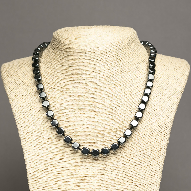 Colier din hematit cuburi, diametrul 8×8 mm ±, lungime 45 cm ±