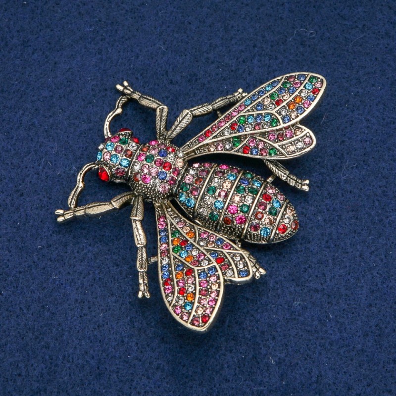 Broșă fluture cu strasuri colorate, metal auriu 70x55 mm +