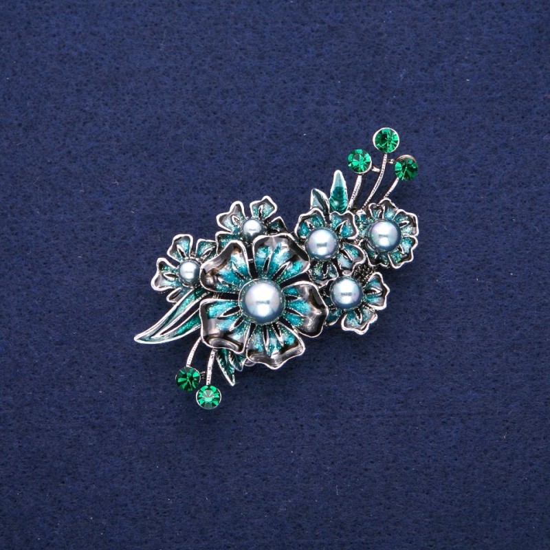 Broșă «Buchet cu perlă», email albastru și cristale verzi, metal argintiu 33x58mm