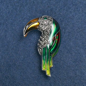 Broșă Tucan, metal argintiu, email și cristale, 36×16 mm +