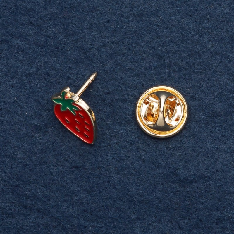 Broșă cu închizătoare răsucită în formă de Căpșunică, 1,5×1 cm, metal galben
