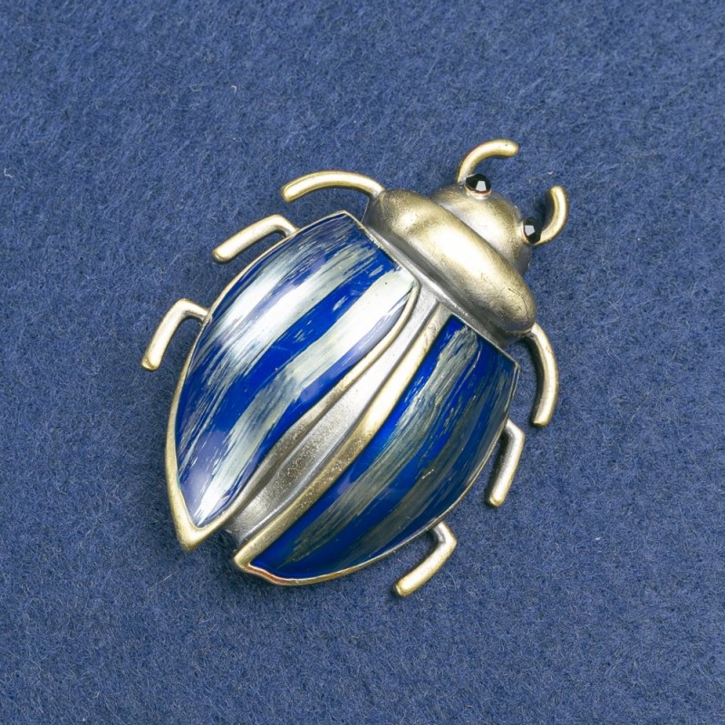 Broșă Gândăcel, metal auriu cald, email albastru și strasuri negre, 58×24 mm +