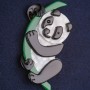Broșă Panda, plastic, culoare alb-negru, cu accent verde, 74×40 mm