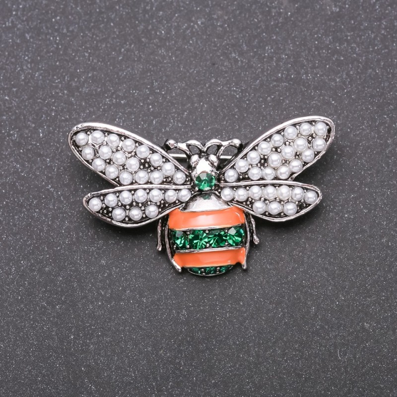 Broșă Albinuță cu email verde și portocaliu, metal gri, 40×25 mm