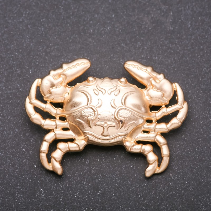 Broșă Crab Regal din metal galben, 54x38 mm