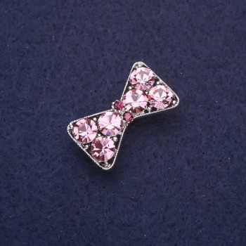 Broșă «Fundă» în strasuri mov, 27×16 mm, metal argintiu