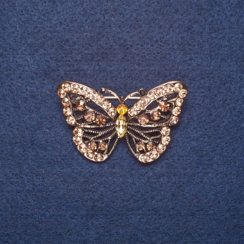 Broșă Fluture cu strasuri aurii, culoare metal auriu, 4,5×3 cm