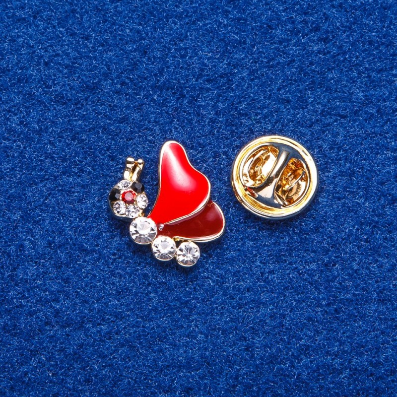 Broșă pe ac «Fluture» email roșu, metal auriu 1,7×1,6 cm