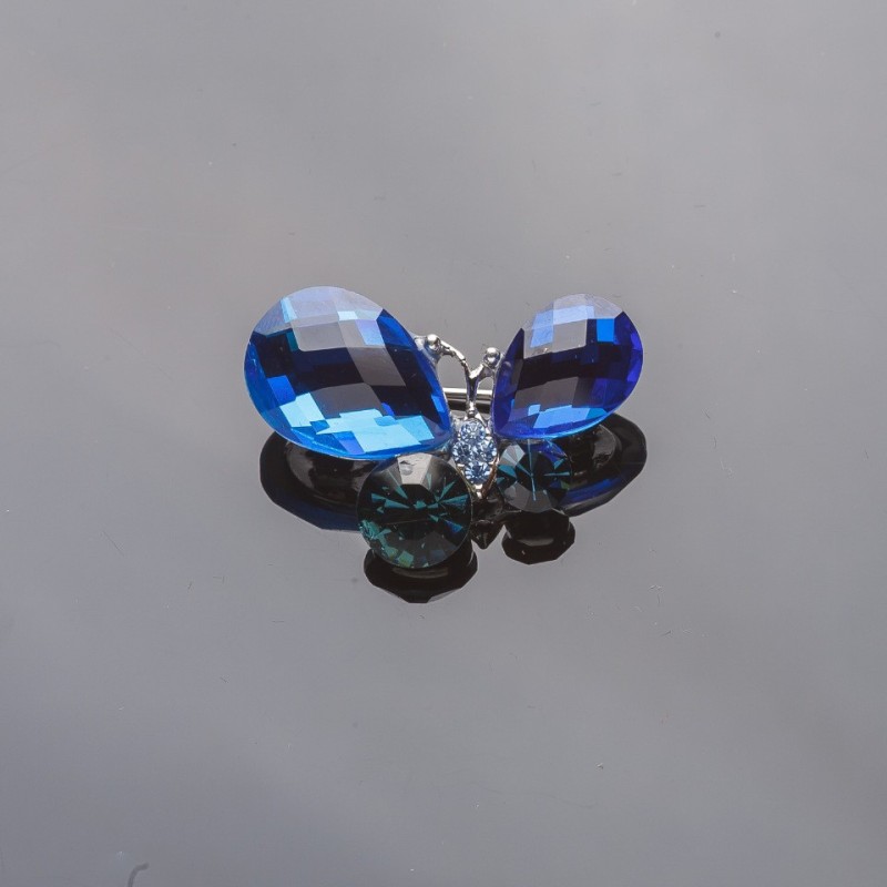 Broșă «Fluture» 2,5×3 cm argintie, cristale albastre
