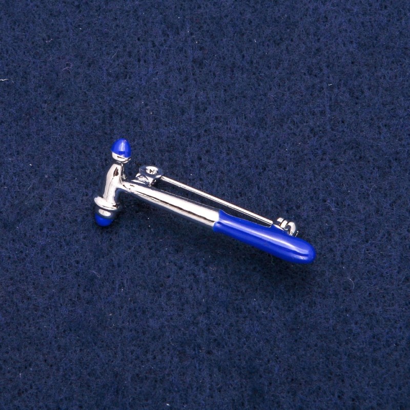 Broșă «Ciocan de reflex neurologic», email albastru, metal argintiu 16x36mm