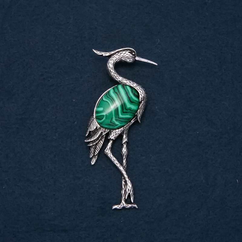 Broșă-pendentiv «Stârc» cu malahit natural 80x30 mm