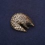 Broșă Pangolin 38×28 mm din metal galben