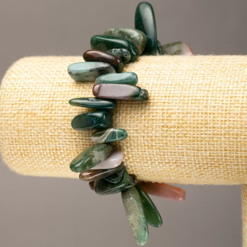 Brățară elastică din piatră naturală, jasper verde, fragmente în formă de ac, diametrul 12-23×5-9 mm, lungime 18 cm +