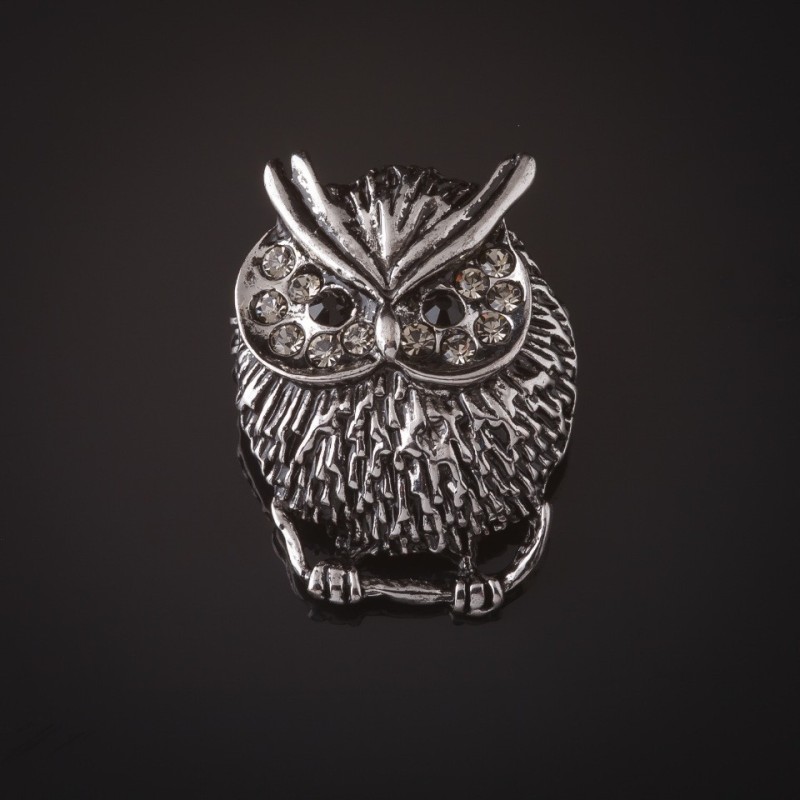 Broșă Bufniță cu strasuri albe, luciu argintiu 3,5 cm