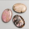 Pandantiv oval din rhodonit, dimensiunea 35x25 mm