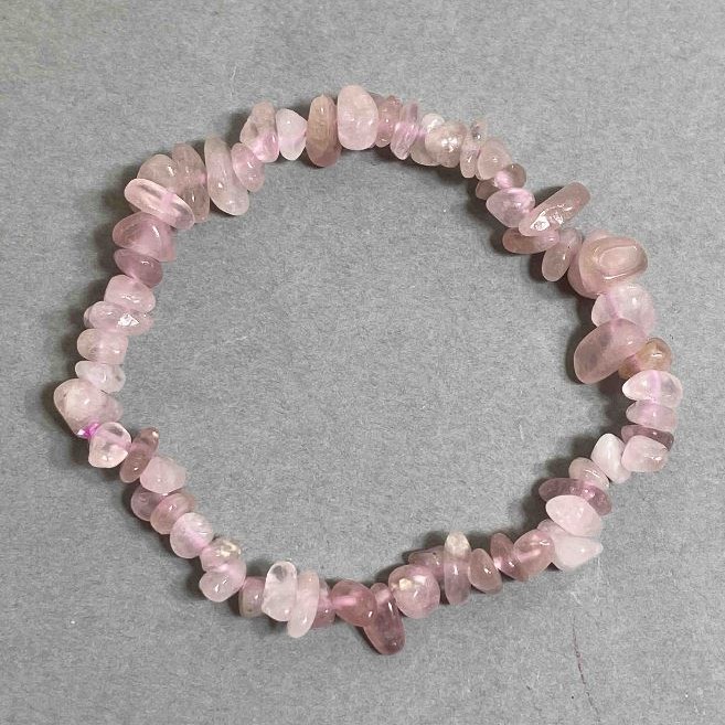 Brățară din cuarț roz, fragmente zdrobite, diametru 7x3 mm (+/-), lungime 18 cm