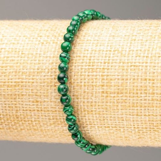 Brățară din malahit (presat) – bile netede de 4,5 mm, lungime 18 cm pe elastic