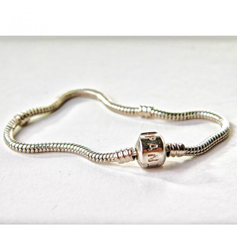 Bază pentru brățară PANDORA 19 cm cu închidere cu clips și siglă