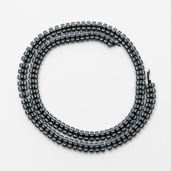 Mărgele de hematit 'Floare', diametrul 6x3 mm, lungime aproximativă 40 cm, pe șnur