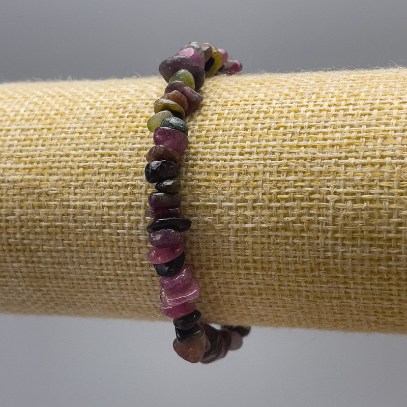 Brățară cu turmalină, pietre naturale în fragmente, diametrul 7x3 mm, lungime 18 cm (extensibil)