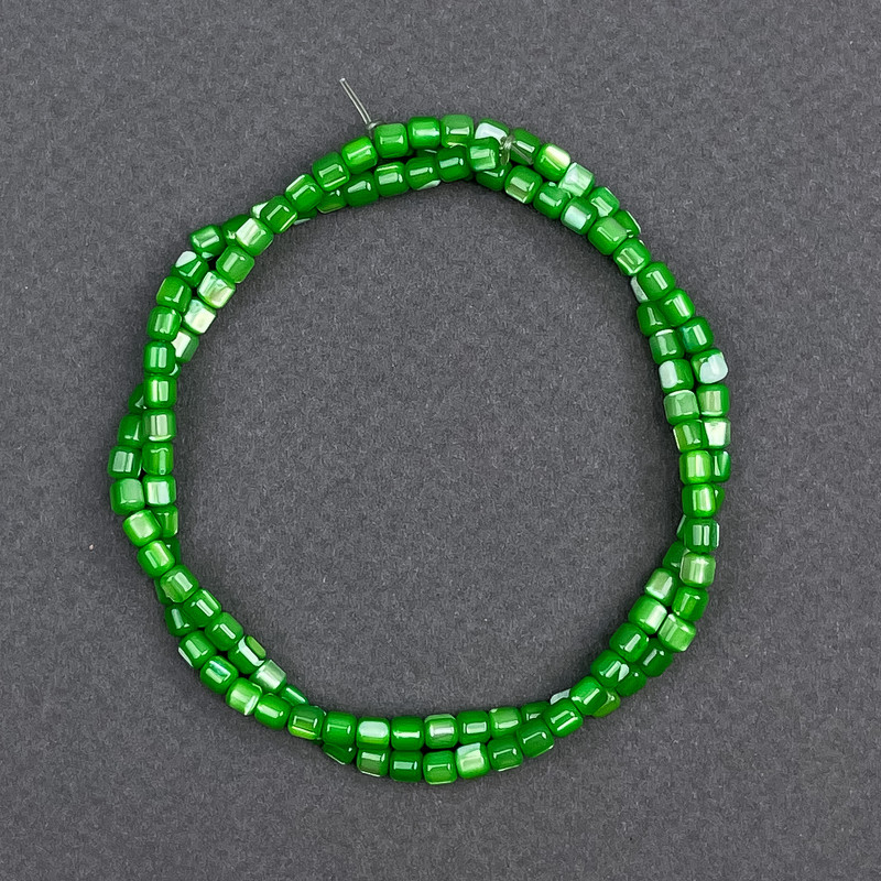 Mărgele din sidef verde nuanțate, cilindrice, diametrul 3,5 × 3,5 mm, lungime 40 cm, pe fir