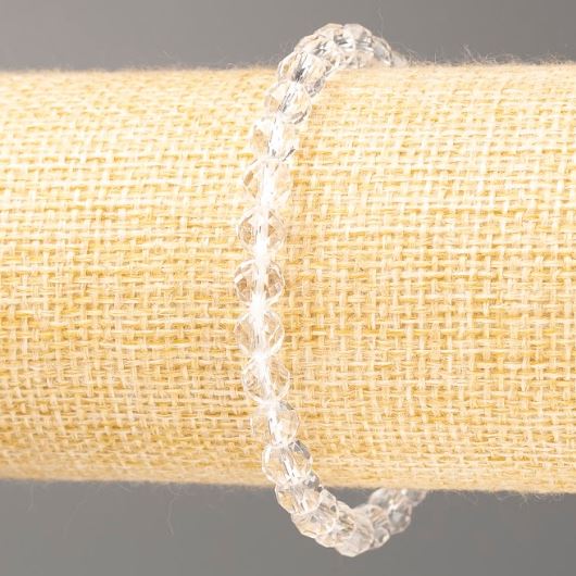 Brățară din cristal de munte cu mărgele tăiate, diametrul 6 mm +/-; lungime 18 cm (extensibilă)