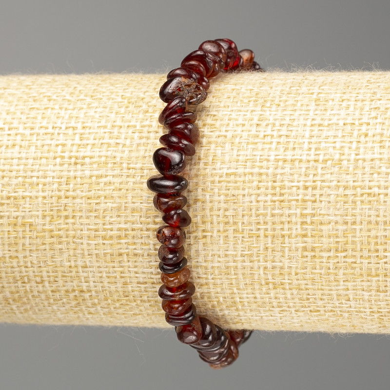 Brățară din grenat natural – granule mici de grenat, diametrul 8,5×3 mm, pe elastic, lungime 18 cm (stretch)