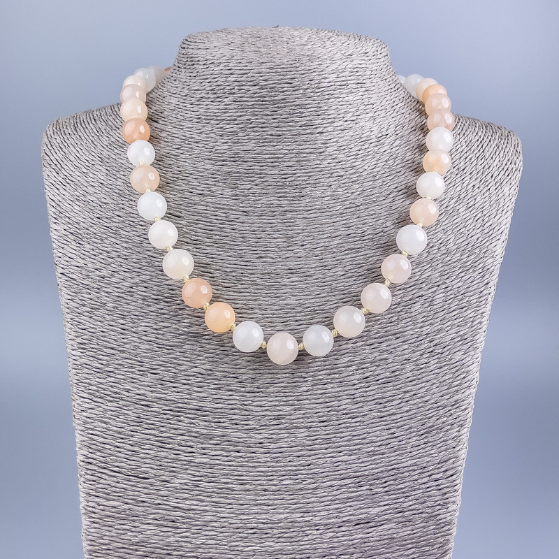 Colier din selenit sintetic (acrilic) – mărgele netede, diametrul 10 mm, lungime 50 cm