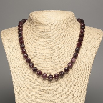 Colier din rubelit turmalină naturală, cuburi tăiate, diametru aproximativ 9x9 mm, lungime 50 cm