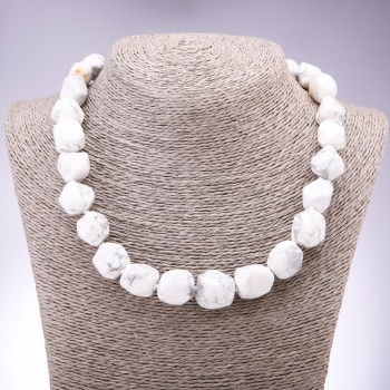 Colier din calcedonie naturală, tăiere multifațetată, diametrul 13x15 mm, lungime 50 cm