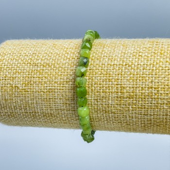 Brățară din jadeit canadian, piatră naturală, cub fațetat, dimensiune aproximativ 5x5 mm, lungime 18 cm (elastic)