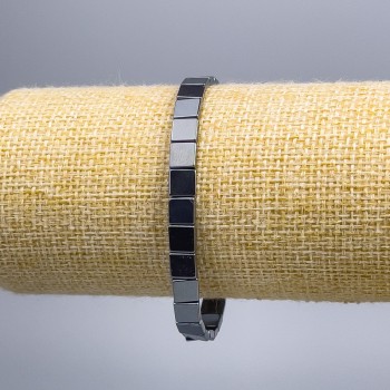 Brățară hematit pătrat, diametrul 6×6×2 mm, lungime 18 cm (pe elastic)