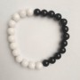 Brățară din agat negru și alb, bile netede, diametrul de 8 mm, lungime 18 cm (extensibil)