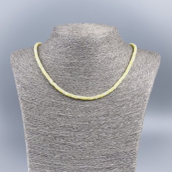 Colier-choker din sidef natural (nuanțat) galben lămâie deschis, ronddele netede, diametrul 4×2 mm ±, lungime 48 cm