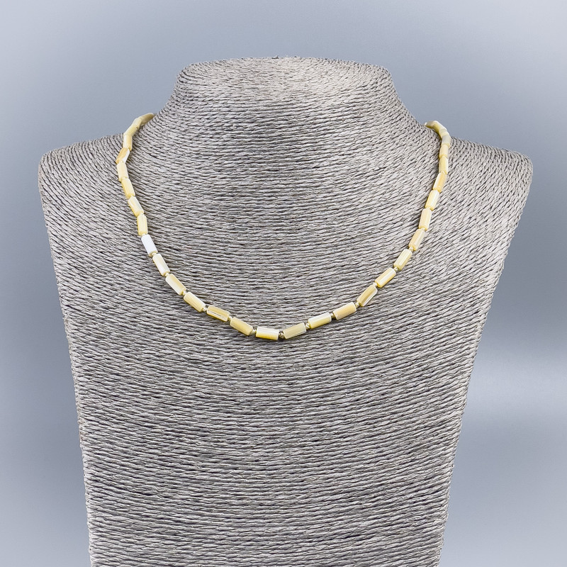 Colier din sidef natural bej, mărgele cilindrice, diametrul 4x8 mm, lungime 50 cm