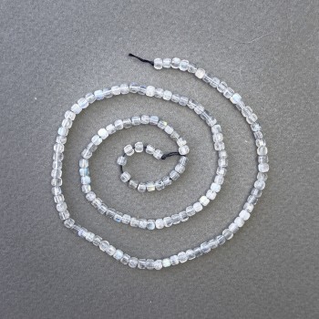 Mărgele pe șnur din labradorit, piatră naturală, formă cubică, diametrul 2,5×2,5 mm, lungime 40 cm
