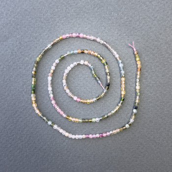 Mărgele turmalin, pe șnur, asortiment de pietre naturale, formă cubică, diametru 2×2 mm, lungime 40 cm